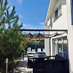 Pod Gwiezdzistym Niebem Zastan