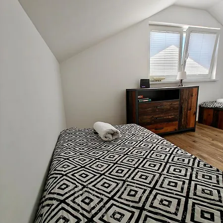 Pod Gwiezdzistym Niebem Zastan